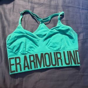 ✨Under Armor Fitted Green & Black Sports Bra✨